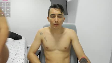 pareja_curiosa19 online show from 14, 2, 2026