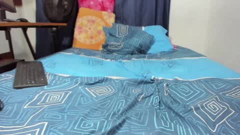 Snapshot of parejacachonda chatting on 28, 1, 2025 sara and andreu online show from 28, 1, 2025