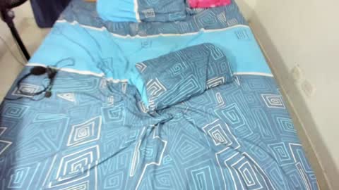 Snapshot of parejacachonda chatting on 6, 2, 2025 sara and andreu online show from 6, 2, 2025