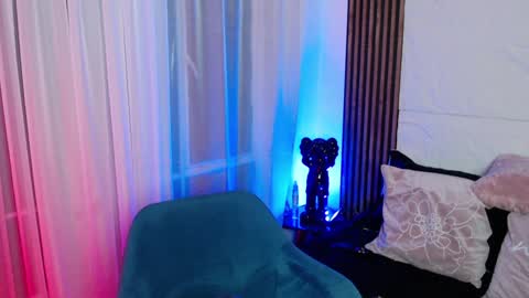 Snapshot of paris_bby_ chatting on 3, 12, 2024 Lizz online Monday to Saturday from 9pm to 5am Colombia time online show from 3, 12, 2024