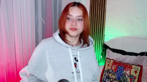 Snapshot of paris_bby_ chatting on 6, 12, 2024 Lizz online Monday to Saturday from 9pm to 5am Colombia time online show from 6, 12, 2024