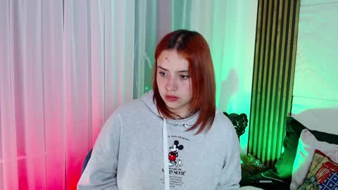 Snapshot of paris_bby_ chatting on 6, 12, 2024 Lizz online Monday to Saturday from 9pm to 5am Colombia time online show from 6, 12, 2024