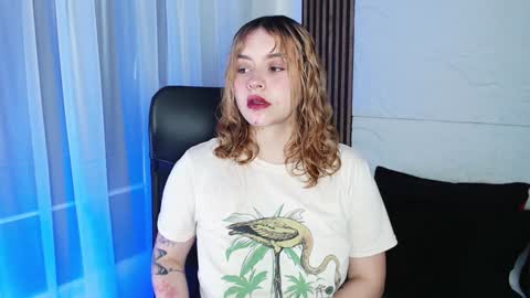 Snapshot of paris_bby_ chatting on 4, 1, 2025 Lizz online Monday to Saturday from 9pm to 5am Colombia time online show from 4, 1, 2025