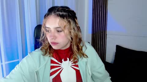 Snapshot of paris_bby_ chatting on 4, 1, 2025 Lizz online Monday to Saturday from 9pm to 5am Colombia time online show from 4, 1, 2025