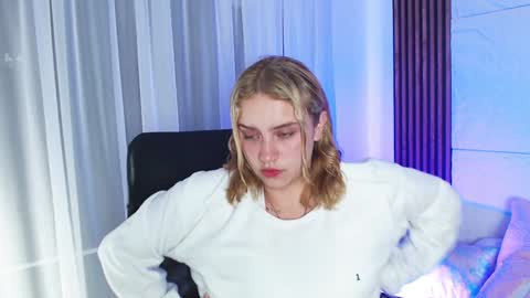 Snapshot of paris_bby_ chatting on 16, 1, 2025 Lizz online Monday to Saturday from 9pm to 5am Colombia time online show from 16, 1, 2025