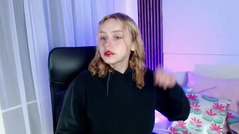 Snapshot of paris_bby_ chatting on 17, 1, 2025 Lizz online Monday to Saturday from 9pm to 5am Colombia time online show from 17, 1, 2025