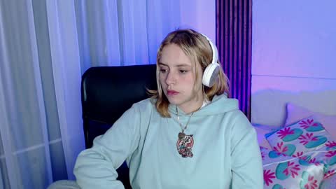 Snapshot of paris_bby_ chatting on 24, 1, 2025 Lizz online Monday to Saturday from 9pm to 5am Colombia time online show from 24, 1, 2025