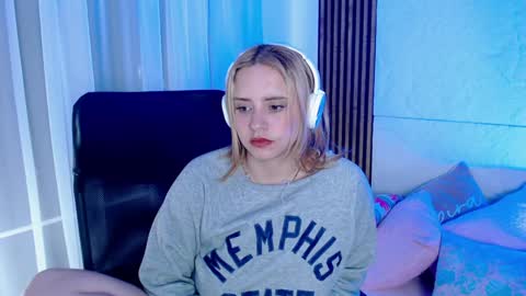 Snapshot of paris_bby_ chatting on 30, 1, 2025 Lizz online Monday to Saturday from 9pm to 5am Colombia time online show from 30, 1, 2025