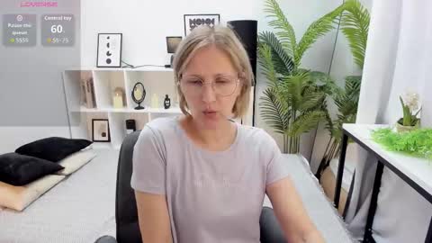 Paris online show from 22, 9, 2025