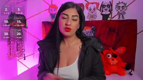 paris_evans_01 online show from 29, 10, 2025