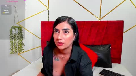 paris_evans_01 online show from 18, 12, 2025