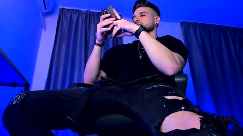 Paris online show from 18, 1, 2025