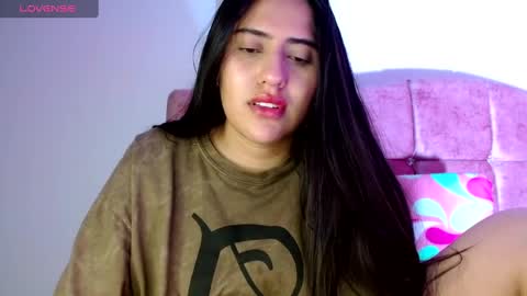 Snapshot of paris_love69 chatting on 2, 1, 2025 Paris online show from 2, 1, 2025