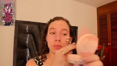 PARIS LOVE  online show from 8, 7, 2026