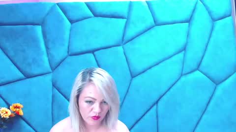 Snapshot of paris_squirtt chatting on 6, 1, 2025 paris_squirtt online show from 6, 1, 2025
