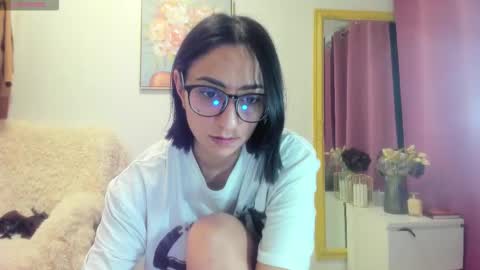 Snapshot of paris_x_hilton chatting on 22, 2, 2026 Paris online show from 22, 2, 2026