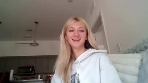 parisbaby2000 online show from 1, 10, 2025