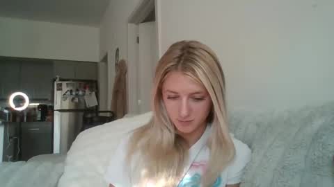 parisbaby2000 online show from 6, 10, 2025