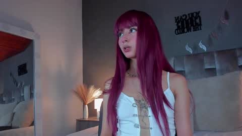 Snapshot of parisfox_ chatting on 5, 2, 2025 PARIS online show from 5, 2, 2025