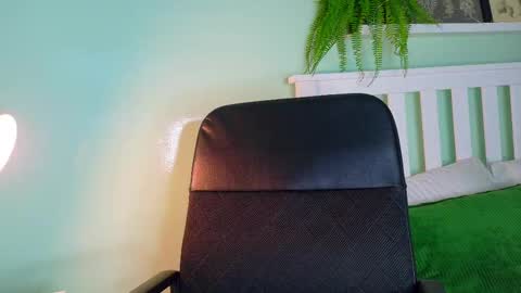 Snapshot of parisfox_ chatting on 10, 11, 2025 PARIS online show from 10, 11, 2025