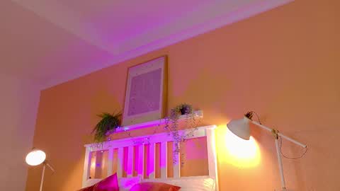 Snapshot of parisfox_ chatting on 16, 12, 2025 PARIS online show from 16, 12, 2025