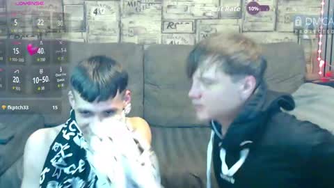 Max tall dark-haired guy with tattoos and Phil blond-haired online show from 17, 4, 2026