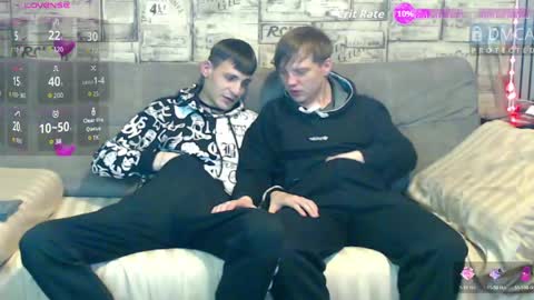 Max tall dark-haired guy with tattoos and Phil blond-haired online show from 4, 5, 2026