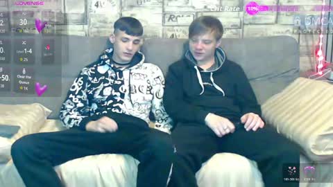 Max tall dark-haired guy with tattoos and Phil blond-haired online show from 6, 5, 2026