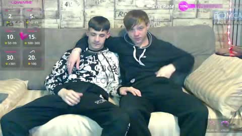 Max tall dark-haired guy with tattoos and Phil blond-haired online show from 11, 5, 2026
