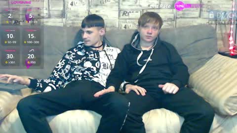 Max tall dark-haired guy with tattoos and Phil blond-haired online show from 12, 5, 2026