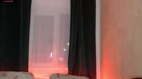   online show from 15, 9, 2025