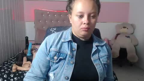 Snapshot of patty_squirt87 chatting on 5, 3, 2025 patty squirt87 online show from 5, 3, 2025