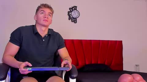 Snapshot of paul_george212 chatting on 2, 10, 2025 Paull George online show from 2, 10, 2025