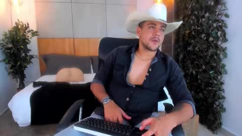 Snapshot of paul_rivera chatting on 12, 11, 2025 Paul Rivera online show from 12, 11, 2025