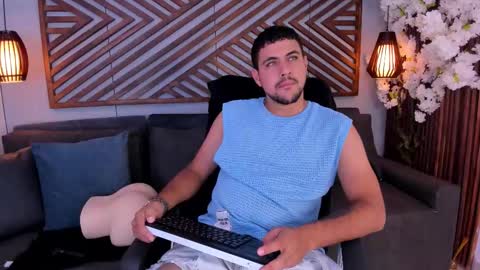 Snapshot of paul_rivera chatting on 20, 11, 2025 Paul Rivera online show from 20, 11, 2025