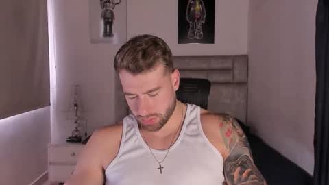 Snapshot of paul_roger chatting on 26, 10, 2025 PAUL ROGER online show from 26, 10, 2025