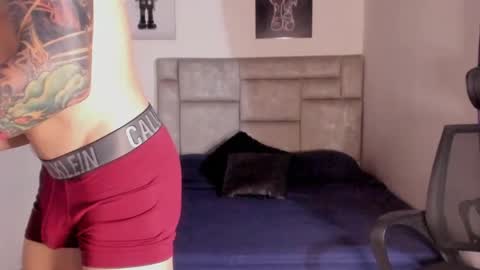 Snapshot of paul_roger chatting on 6, 11, 2025 PAUL ROGER online show from 6, 11, 2025