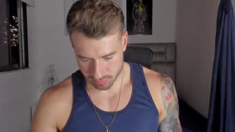 Snapshot of paul_roger chatting on 8, 11, 2025 PAUL ROGER online show from 8, 11, 2025