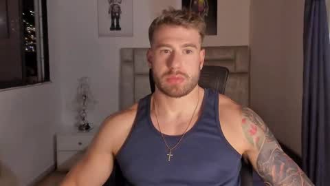 Snapshot of paul_roger chatting on 15, 11, 2025 PAUL ROGER online show from 15, 11, 2025