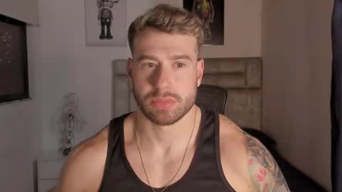 Snapshot of paul_roger chatting on 17, 11, 2025 PAUL ROGER online show from 17, 11, 2025