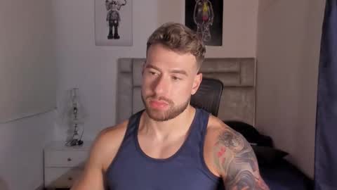 Snapshot of paul_roger chatting on 29, 11, 2025 PAUL ROGER online show from 29, 11, 2025