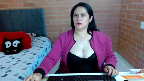 paula__117 online show from 8, 7, 2026