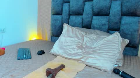 Snapshot of paula__convers chatting on 19, 10, 2025 PAULA online show from 19, 10, 2025