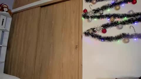 Pau online show from 17, 12, 2025