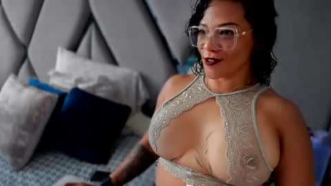 Snapshot of paula_daniela1 chatting on 2, 2, 2025 Paula online show from 2, 2, 2025
