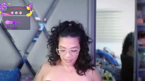 Snapshot of paula_daniela1 chatting on 2, 10, 2025 Paula online show from 2, 10, 2025