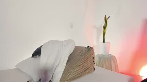 Snapshot of paula_perez07 chatting on 4, 11, 2025 Paula perez - online show from 4, 11, 2025