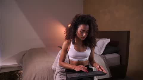 Snapshot of paulacora100 chatting on 28, 2, 2025 Paula online show from 28, 2, 2025