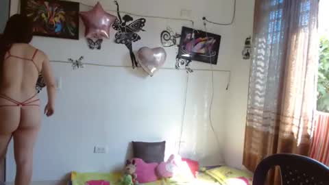 Snapshot of paulet_ chatting on 19, 12, 2024 paulet latiin online show from 19, 12, 2024