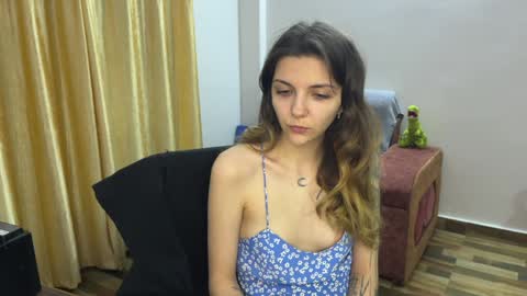 Snapshot of paulettegoddard chatting on 8, 2, 2025 Isla Chase online show from 8, 2, 2025